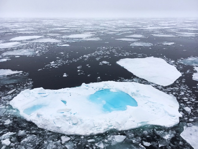 Avfärd och den första mätstationen