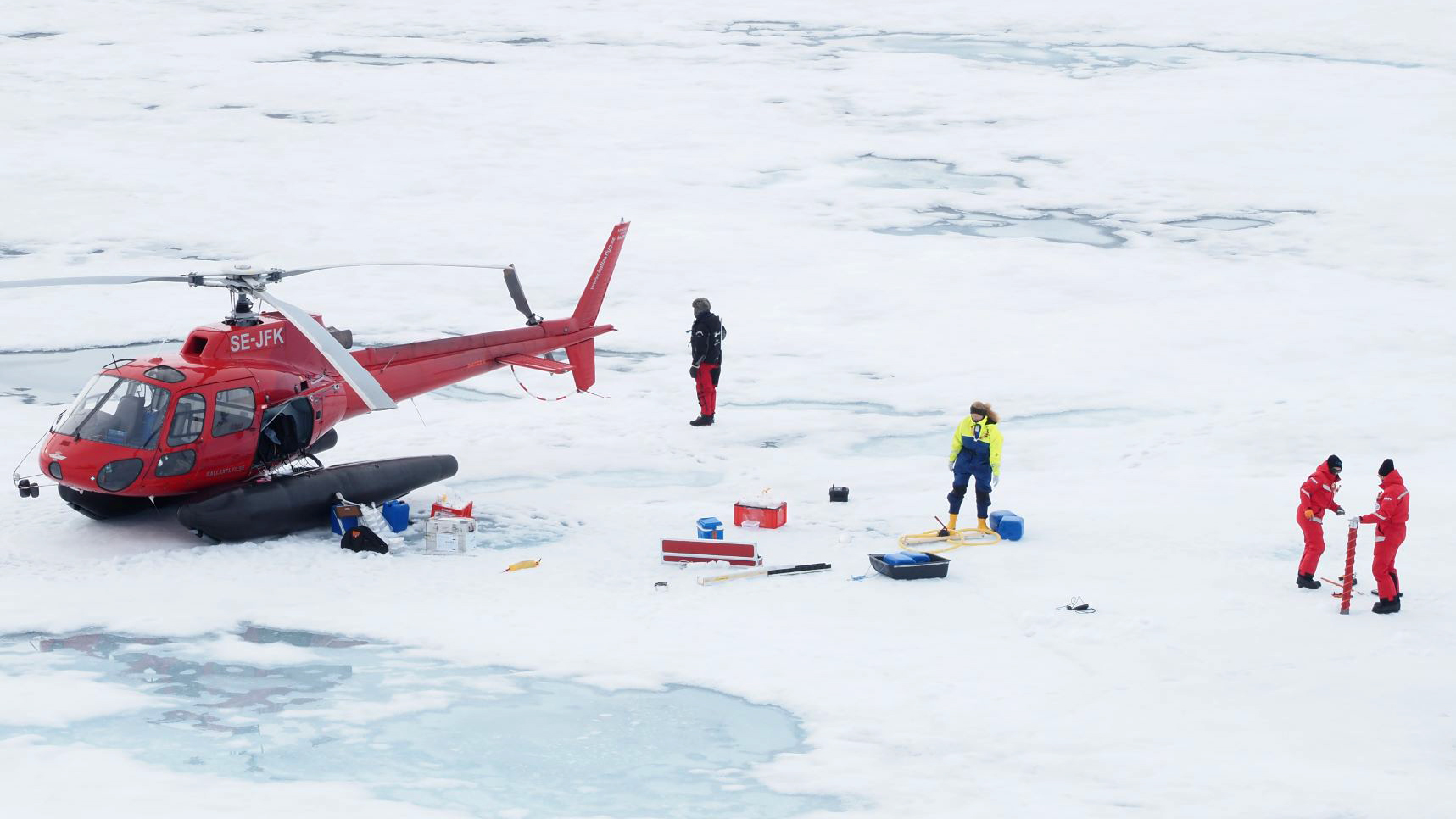 Första isstationen avklarad