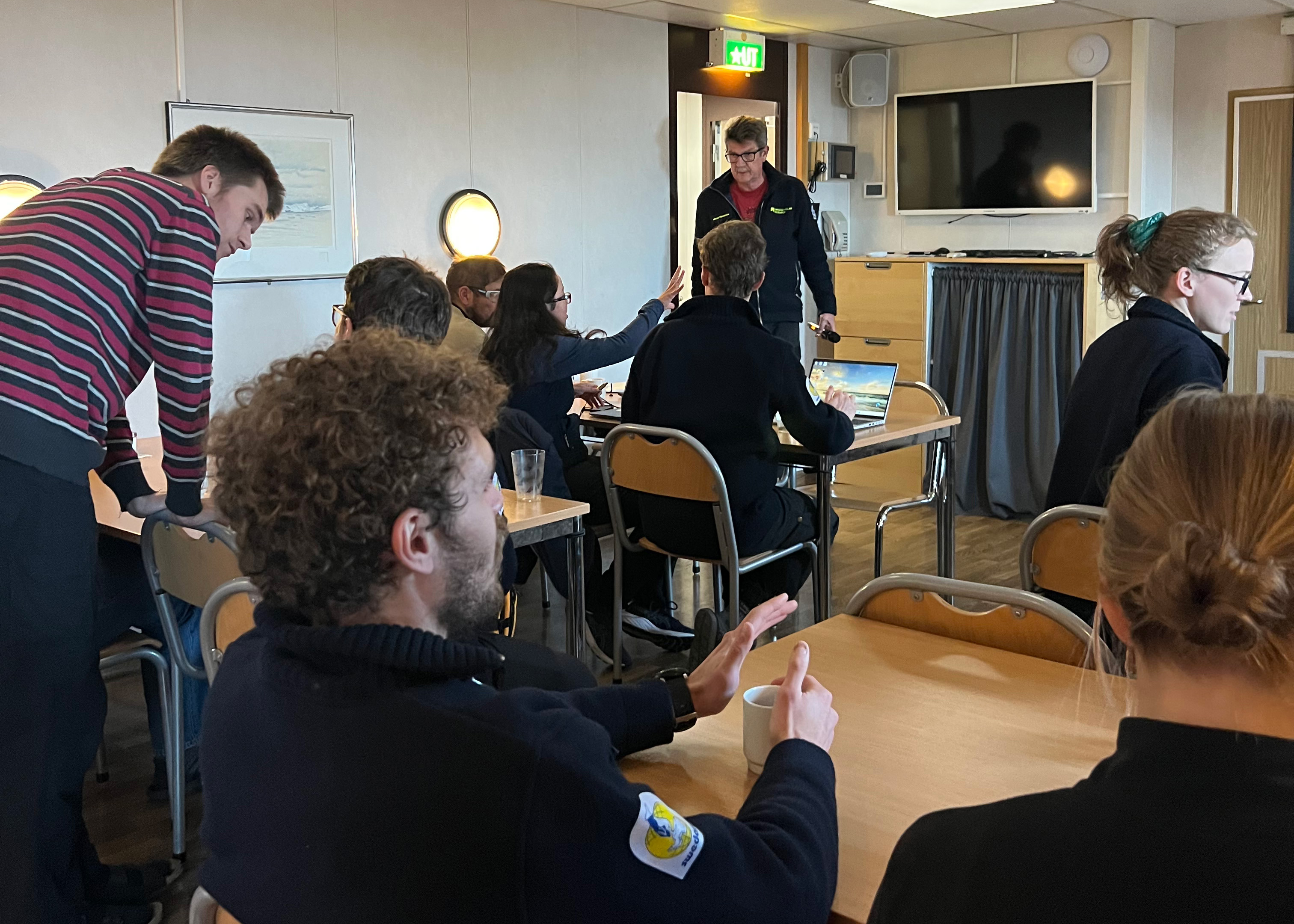 Michael Tjernström, ECS Program Coordinator, during the final lesson on board. Photo: Katarina Gårdfeldt