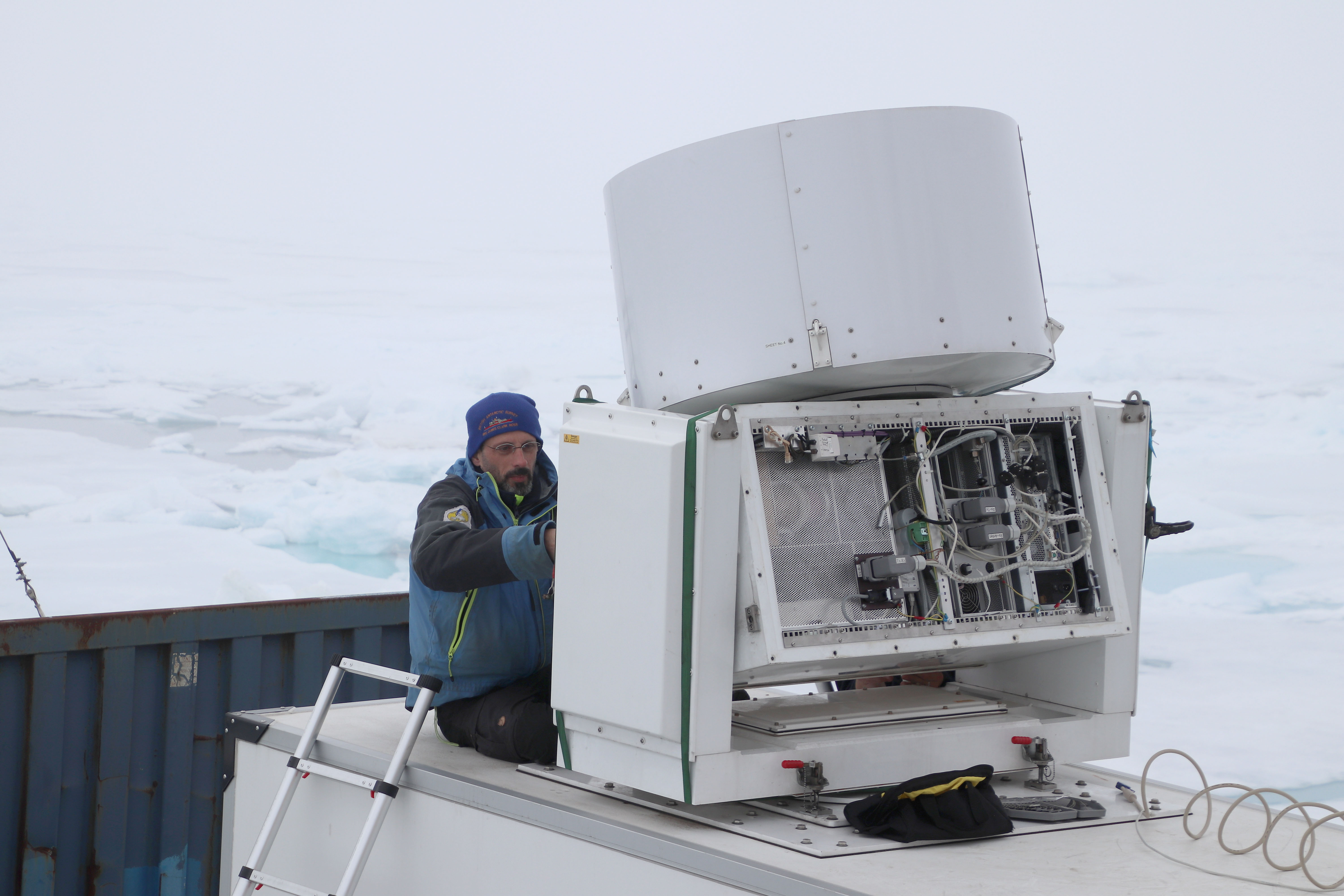 Vad styr de arktiska molnens egenskaper?
