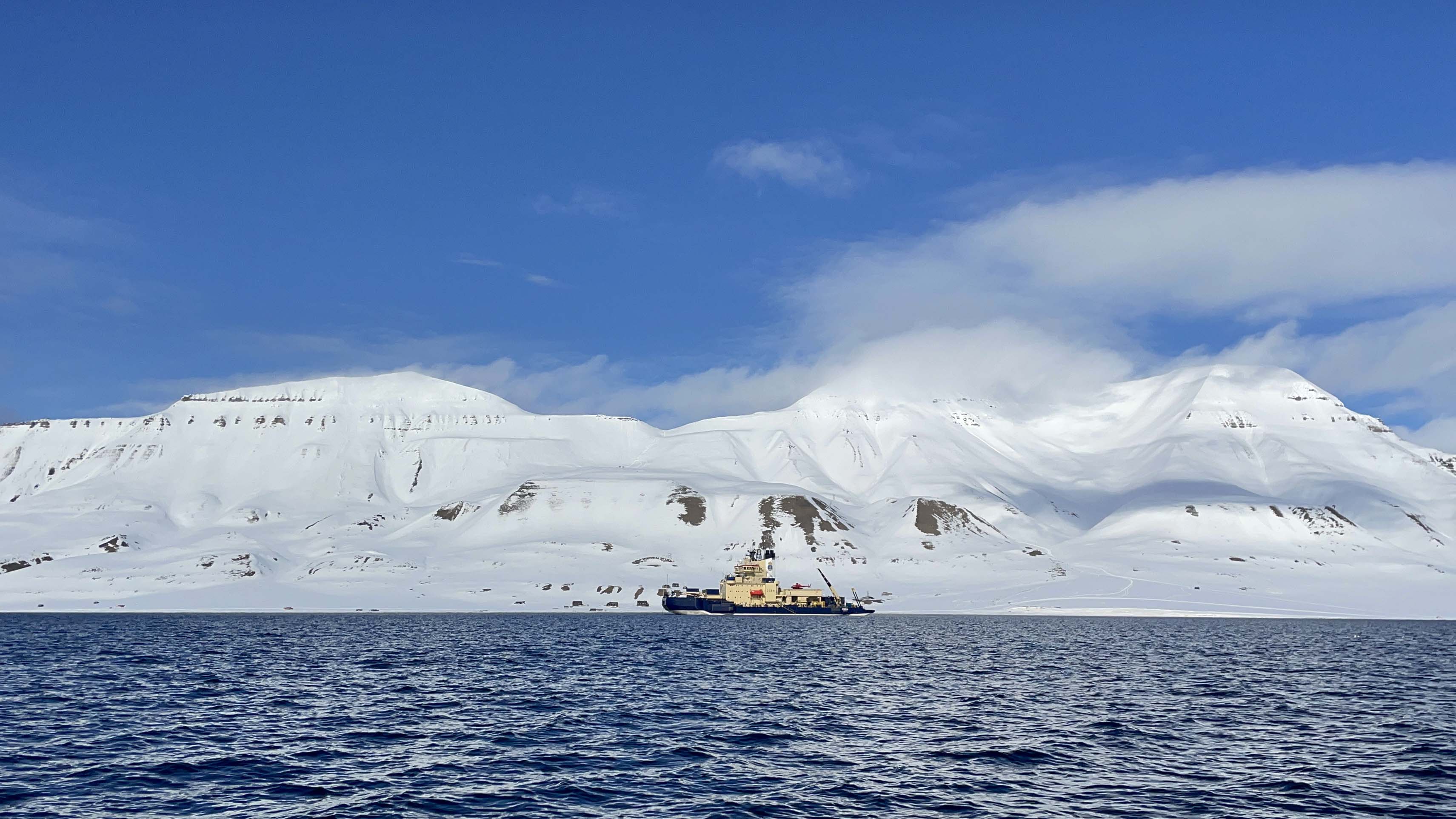 Forskningsexpeditionen har nått iskanten i Norra ishavet