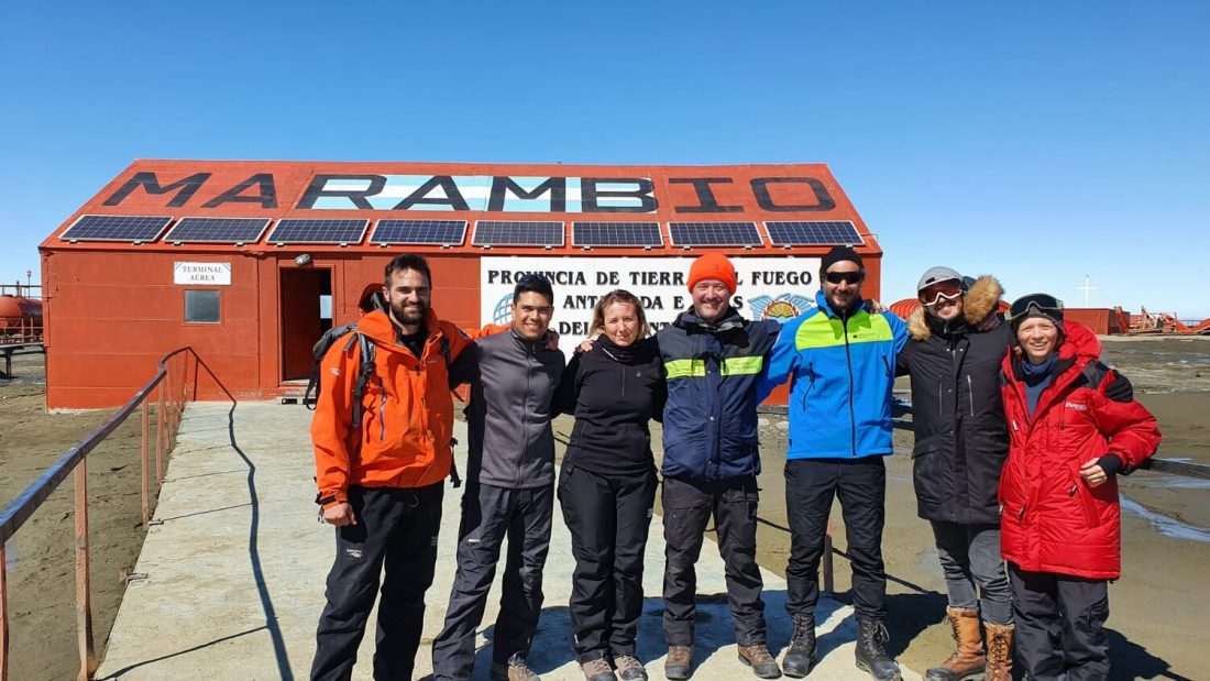 Forskarna är framme i Antarktis